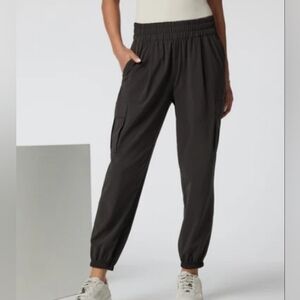 Vuori Villa Cargo Jogger in Dark Jogger Medium NWT